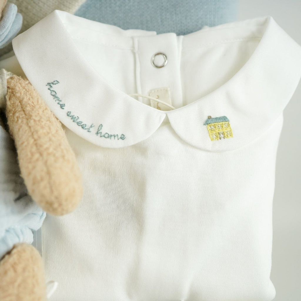 Luxury baby boy gift hamper with luxury baby boy outfit, soft GOPTS Steiff teddy, pack of 7 blue luxury socks, candle, baby hairbrush