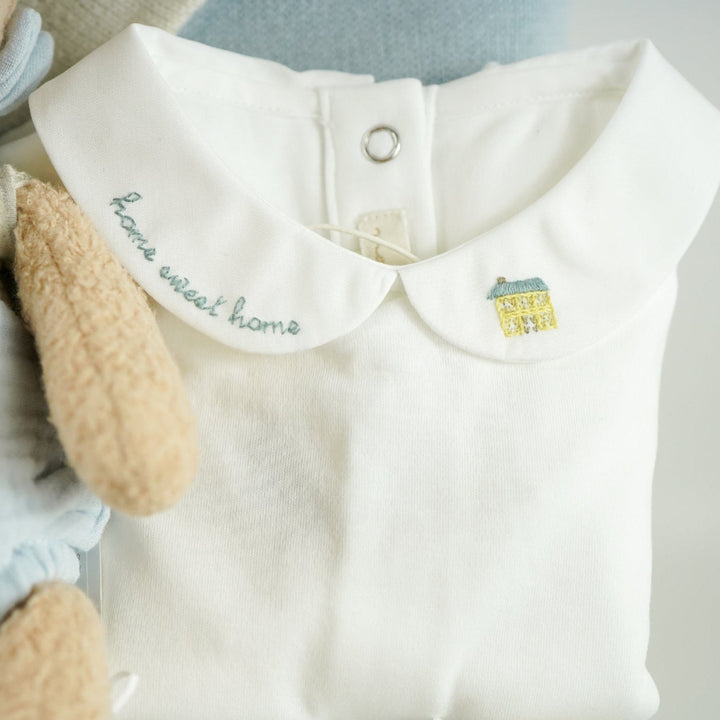 Luxury baby boy gift hamper with luxury baby boy outfit, soft GOPTS Steiff teddy, pack of 7 blue luxury socks, candle, baby hairbrush