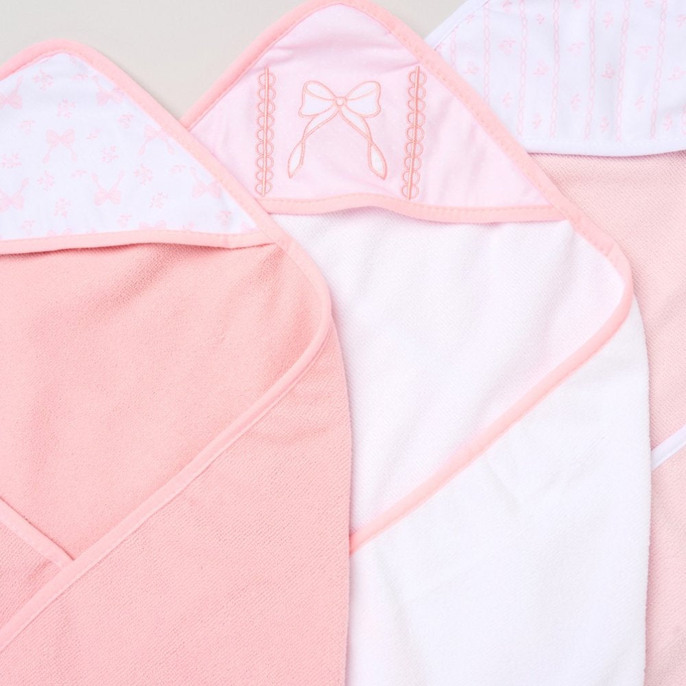 Pink and white baby bath set includes 3 hooded baby towels and 3 wash cloths 