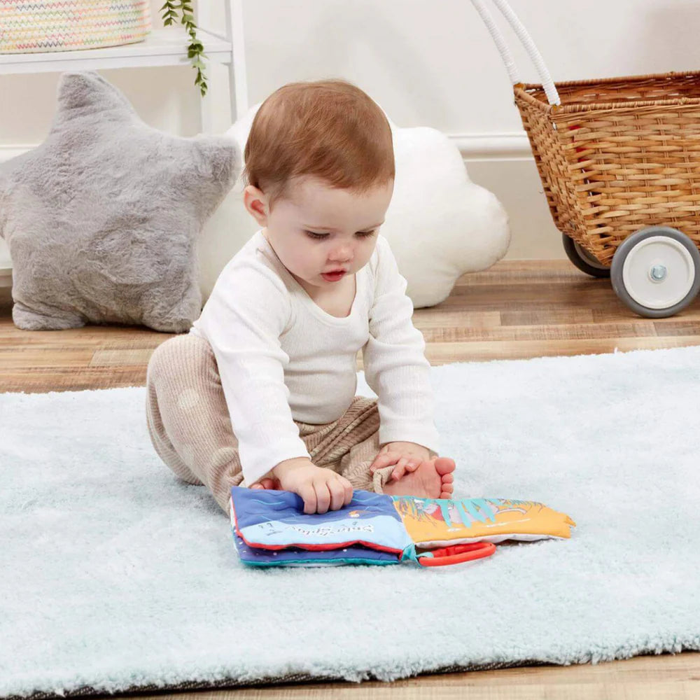 baby soft book 'we're going on a bear hunt' with clip 