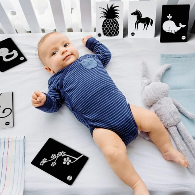 black and white baby sensory cards 