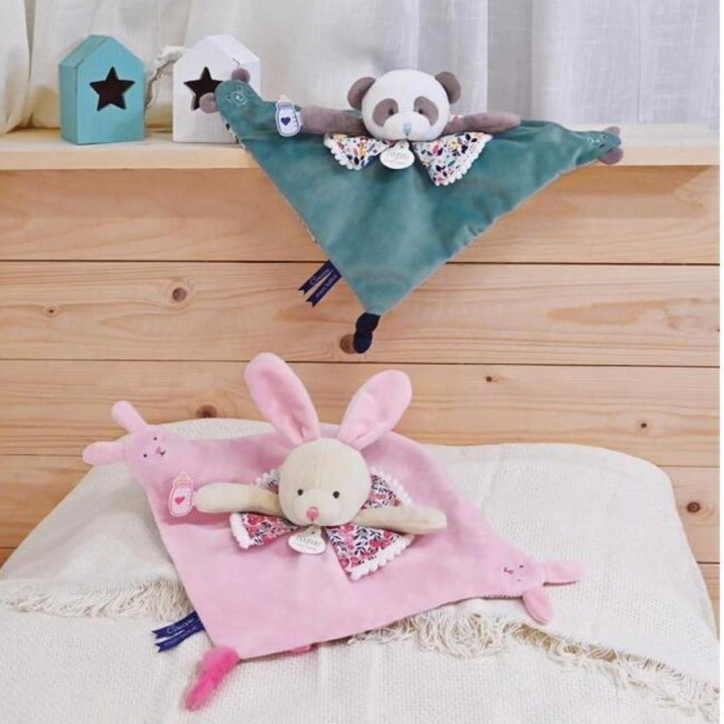 Green panda comforter with 2 finger puppets 