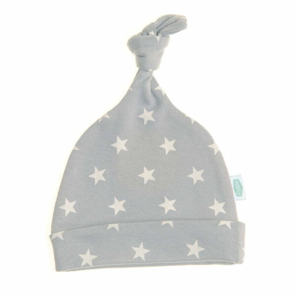 Knotted baby hat in grey with white stars
