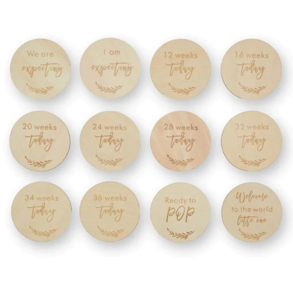 Wooden pregnancy milestone discs